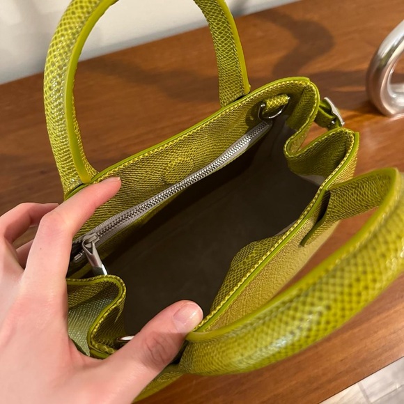 Reformation green purse - Picture 4 of 4